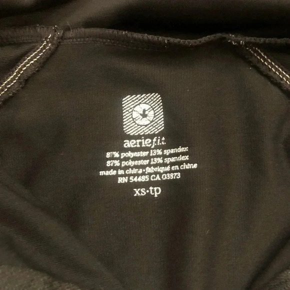 Aerie Fit 3 1/4 zip - Picture 2 of 3
